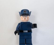 100% LEGO Star Wars Minifigure First Order Officer (75166) (Genuine)