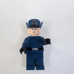 100% LEGO Star Wars Minifigure First Order Officer (75166) (Genuine)