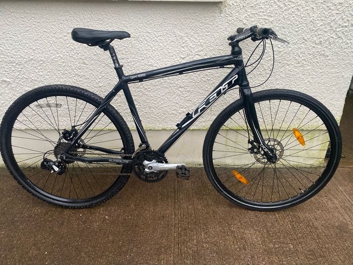 Felt hybrid disc breaks 28 inch wheels 24 speed 21 inch