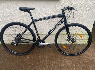 Felt hybrid disc breaks 28 inch wheels 24 speed 21 inch