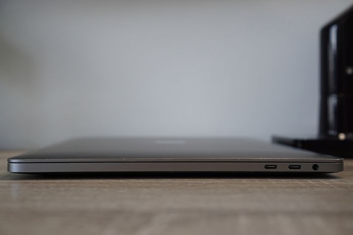 Apple MacBook Pro 13" (2019) | i5 2.4GHz | 16GB RAM | 4x Thunderbolt