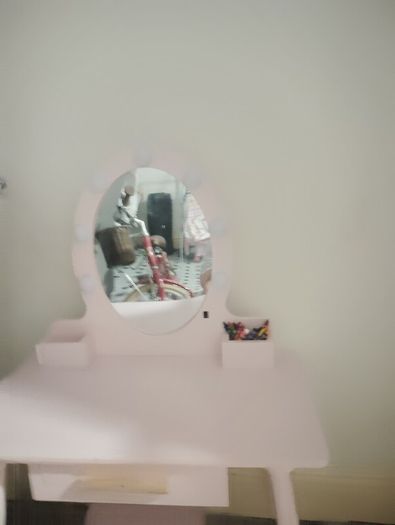 makeup table