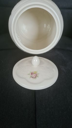 Lidded Jar Irish Parian Donegal