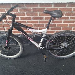 Ladies Bike +Girls Bike 26"FrontSusp.+24"Wheels+Mountain Bike (3 threeBikes)VeryGoodCondition