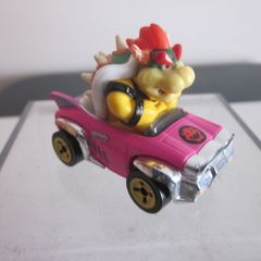 Hot Wheels GBG31 Mario Kart 1:64 Die-Cast Bowser with Badwagon Vehicle Pink
