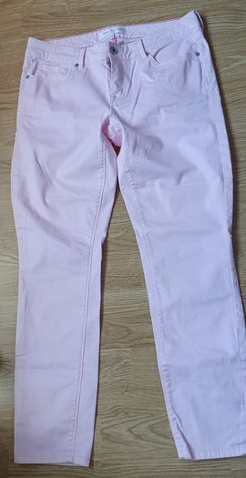 As New - A Pair of Isaac Mizrahi Jeans - Size 10 - Inside Leg 29inch - E