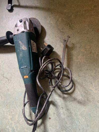 WorkZone Makita 9-inch Angle Grinder