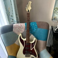 "Burns" Cobra Electric Guitar