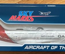 NEW BOXED LARGE Qantas Airbus A380 Scale Model Aircraft