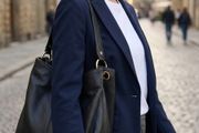 Beautiful Italian Luisa Spagnoli Black Leather Shoulder Bucket Bag