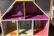Peppa Pig doll house