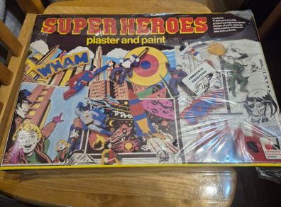 Vintage Super Heroes Plaster and paint set - dekker