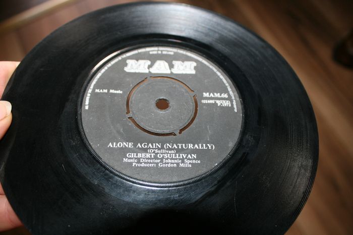 Single Vinyl's  85 pieces