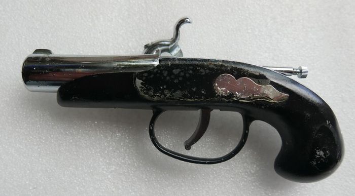 Vintage Japan Flintlock Pistol Lighter  (in working order)