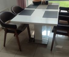 Extendable table