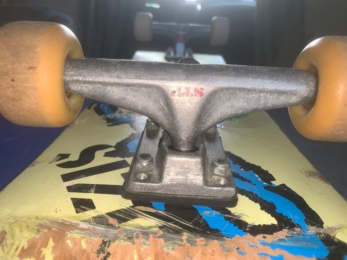 Profesional Skateboard 7.5 inches wide, 31 inches long