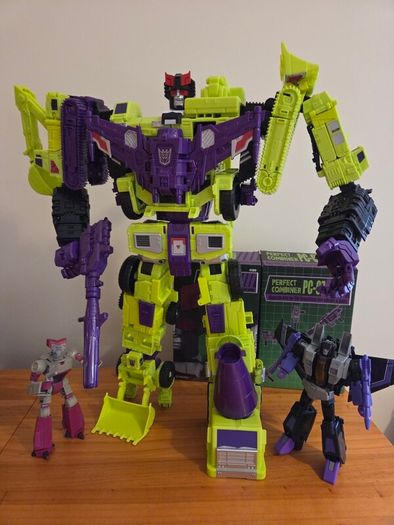 Transformers Combiner Wars Devastator