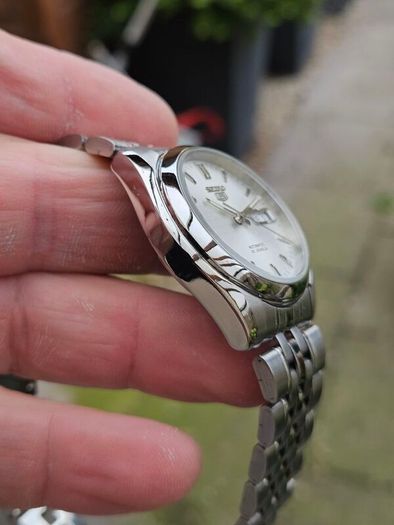 Watch Seiko 5 Automatic.