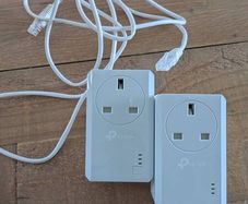 AV600 passthrough powerline adapter