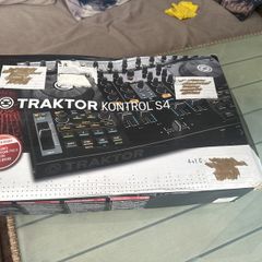 Traktor Kontrol S4 mk1