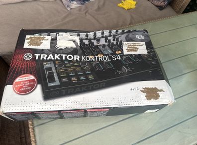 Traktor Kontrol S4 mk1