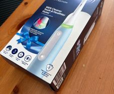 Oral-B iO3 Electric Toothbrushes Adults, 1 Toothbrush Head & Travel Case, 3 Modes With Teeth Whitening