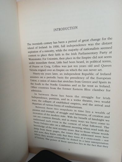 Great Irish Speeches: On the Twentieth Century by Michael McLoughlin (HQ894)