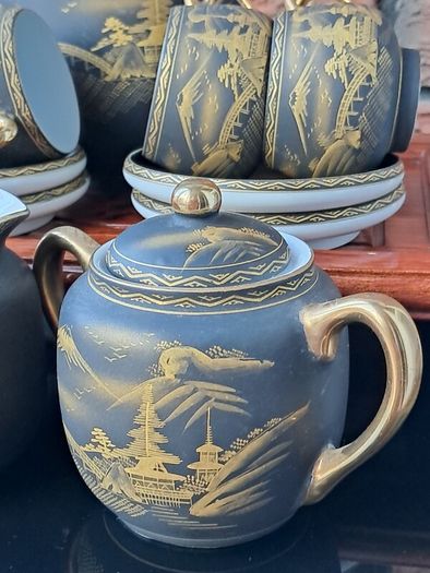 Vintage Japanese-style tea set - black and gold