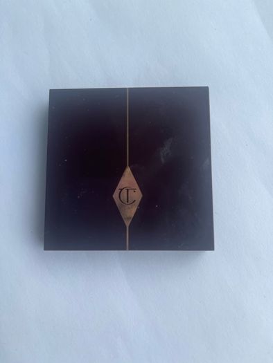 Charlotte Tilbury eyeshadow palette