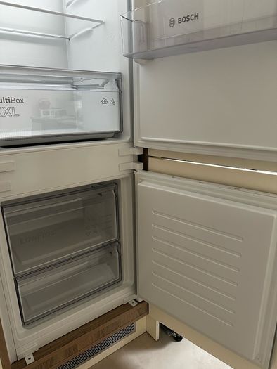 Bosch Series 2 Built-in Fridge-Freezer(1 year old)-Like New