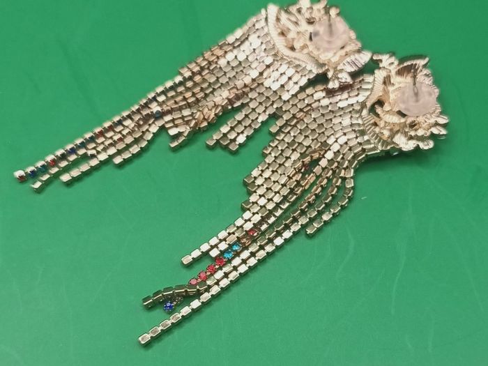 Stunning jewelled costume earrings, D18 post 3e
