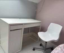 desk marks on top as shown