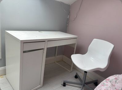 desk marks on top as shown