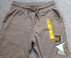 NEW.boy's shorts. Age6/7