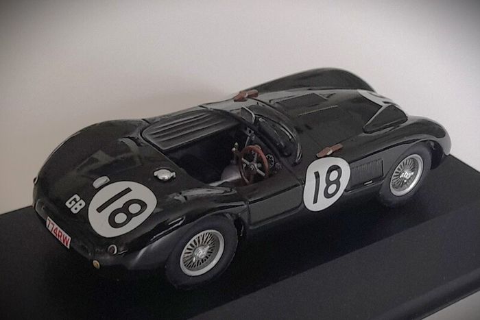 Diecast Model Le Mans Winning Jaguar C Type XK120 1953 1st - Quartzo 1:43