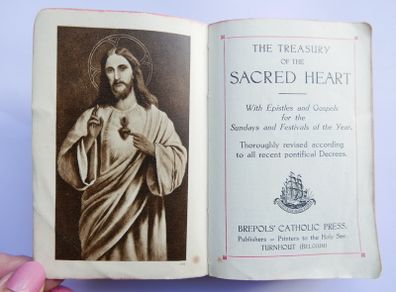 Vintage The Treasury Of The Sacred Heart