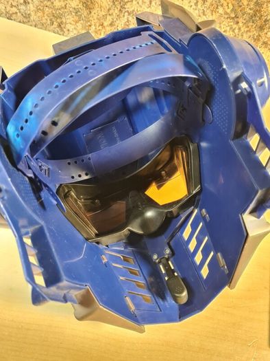 Transformers Optimus Prime Electronic Talking Voice Changer Helmet Mask Hasbro 2006