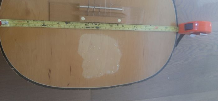 Guitar (38 inches x 14 inches) 3/4 size suits teenagers or small adults