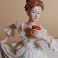 Figurines