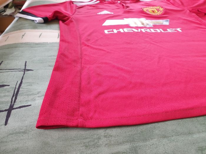 Manchester United Football Club Home Jersey 2017 to 2018 Childrens Large