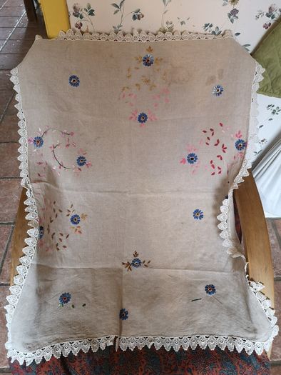Selection of beautiful vintage table cloths