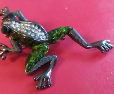 Frog Brooch/ Pendant