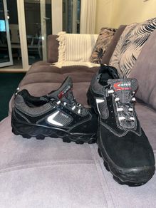 Heavy black duty work shoes UK 7 worn twice like new
