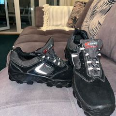 Heavy black duty work shoes UK 7 worn twice like new