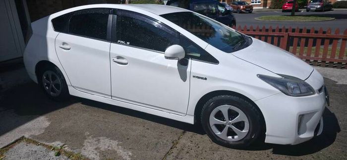 PRICE DROP 2012 Toyota Prius + hybrid battery warranty