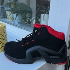 New safety boots UVEX