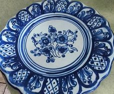 Vintage Spanish Pottery Wall Plate: Talavera pottery plate. Folk Art