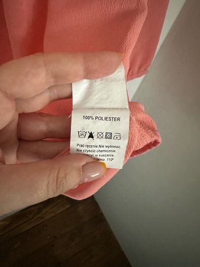 [clothes for adults] Light peach long sleeved top, size 40/42 (12/14)