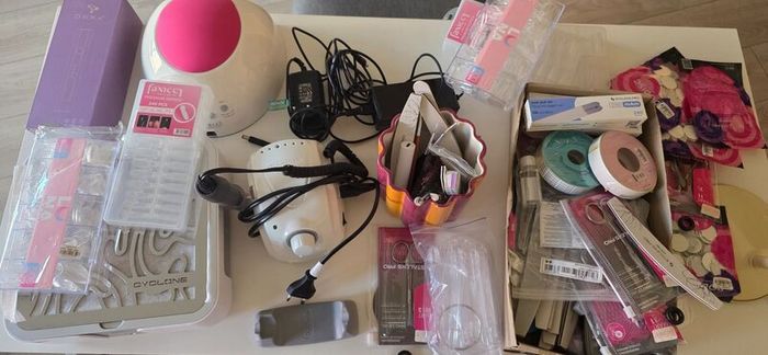 Nail kit