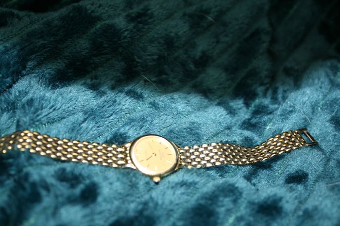 Glycine Gold Ladies Bracelet Watch SWISS Made fresh battery works fine